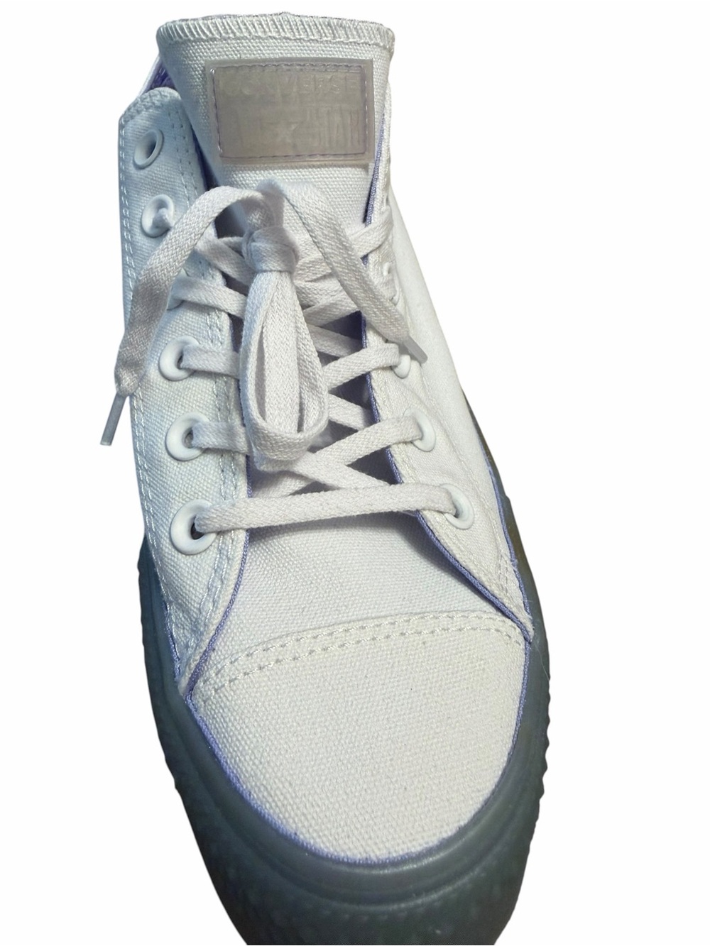 White canvas low top sneakers black sole minimalist casual skater Converse women - Picture 5 of 9